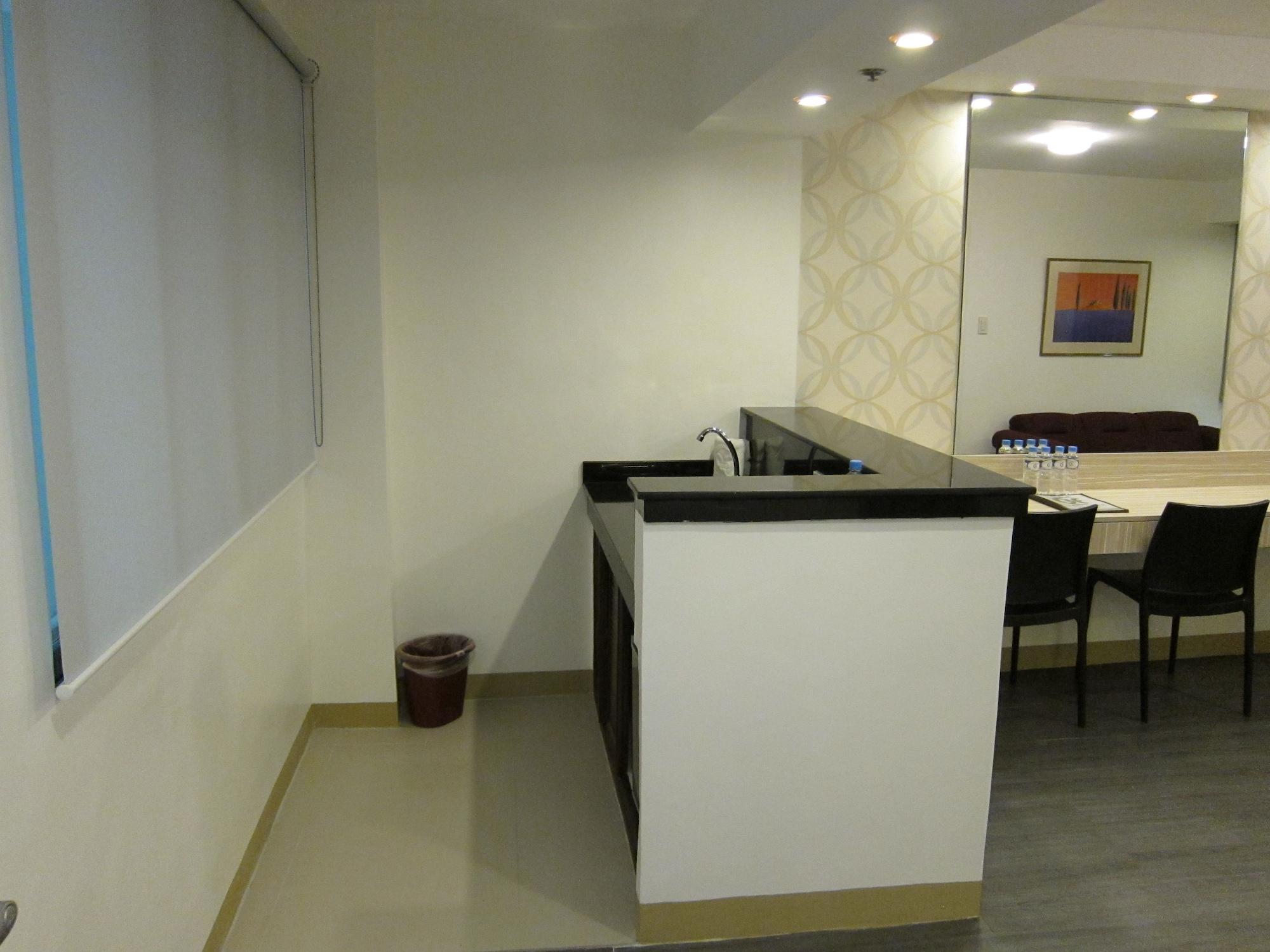 The Charter House 2*