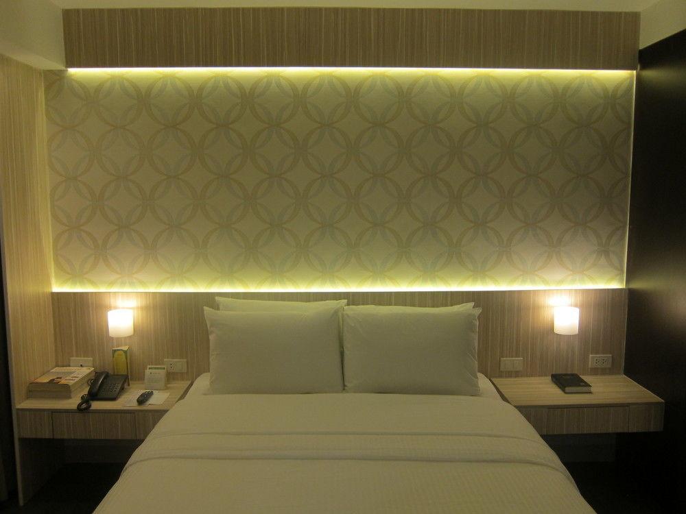 The Charter House 2* Makati City